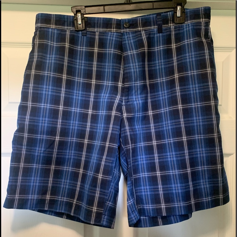GOLF SHORTS